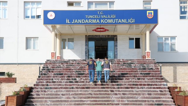 16 ilde 29 farklı suçtan aranan firari Tunceli'de gizlendiği evde yakalandı