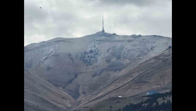 Palandöken bir kez daha beyaza büründü