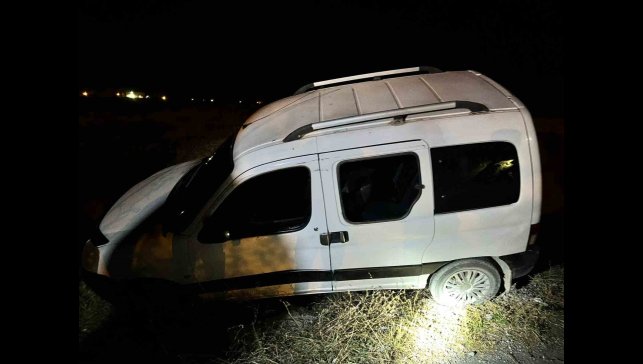 Van'da kamyonet takla attı: 2 yaralı