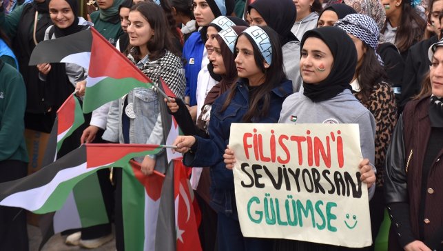 Van'da Gazze'ye destek yürüyüşü yapıldı