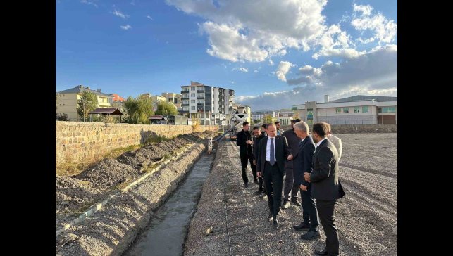 Bulanık'ta stadyum yenileniyor