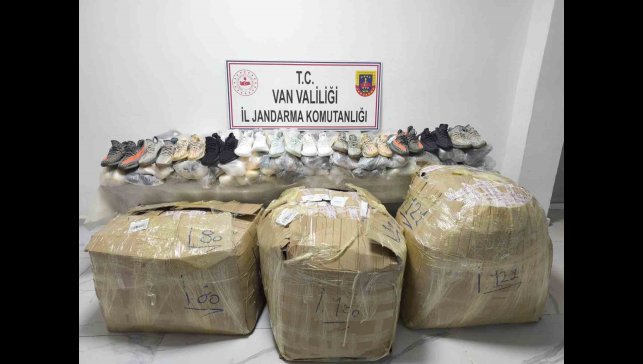 Van'da 2.4 milyon TL değerinde gümrük kaçağı malzeme ele geçirildi