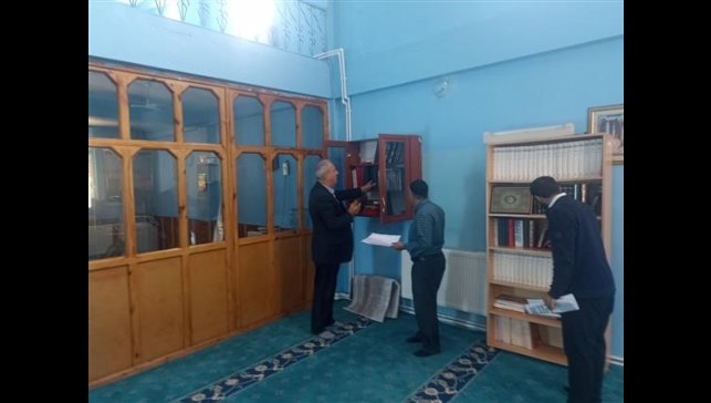 Hakkari'deki camilerde kitaplık çalışması tamamlandı