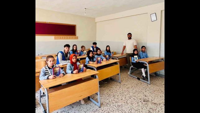 Gençlik Merkezi'nden öğrencilerle kitap okuma etkinliği