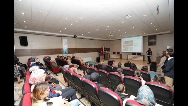 Bitlis'te "En İyi Narkotik Polisi Anne" semineri düzenlendi