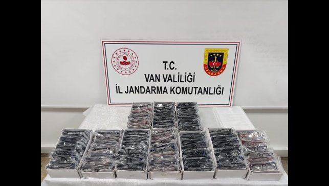 Van'da 150 bin lira değerinde kaçak 250 adet gözlük ele geçirildi