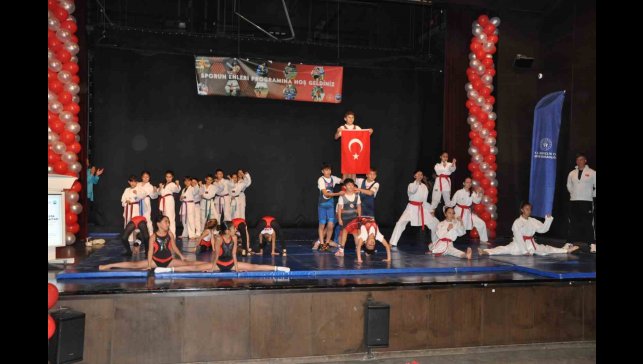 Kars'ta sporun enleri ödüllendirildi