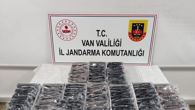 Van'da gümrük kaçağı malzemeler ele geçirildi