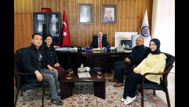 Çinli yatırımcılar Erzurum Teknokent'te incelemelerde bulundu