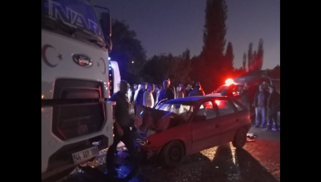 Malatya hafriyat kamyonu ile otomobil çarpıştı: 1 ölü 1 yaralı