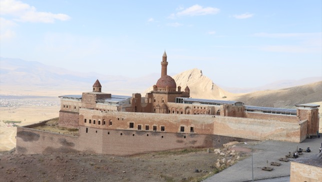 İshak Paşa Sarayı'nın UNESCO'nun asıl listesine girmesi için "alan" çalışması başlatıldı