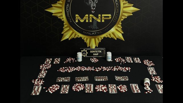 Malatya'da 898 adet uyuşturucu hap ele geçirildi: 2 gözaltı