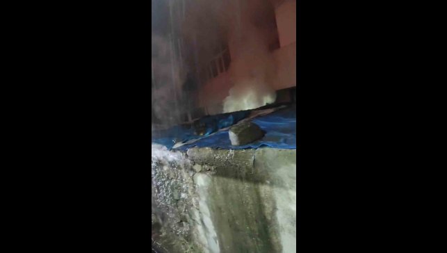 Metruk binada çıkan yangın söndürüldü