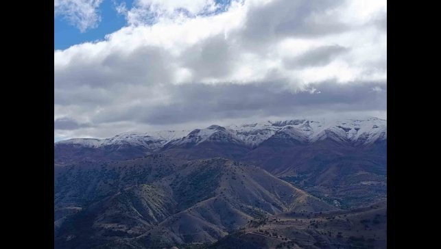 Malatya'da yüksek rakımlı bölgelere mevsimin ilk karı düştü