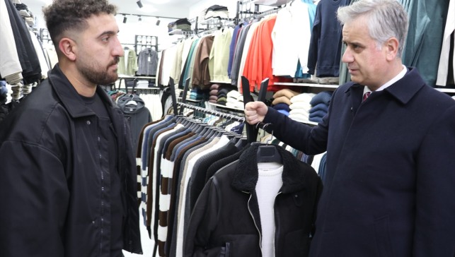 AK Parti Genel Başkan Yardımcısı Yalçın, Ağrı'da esnafı ziyaret etti: