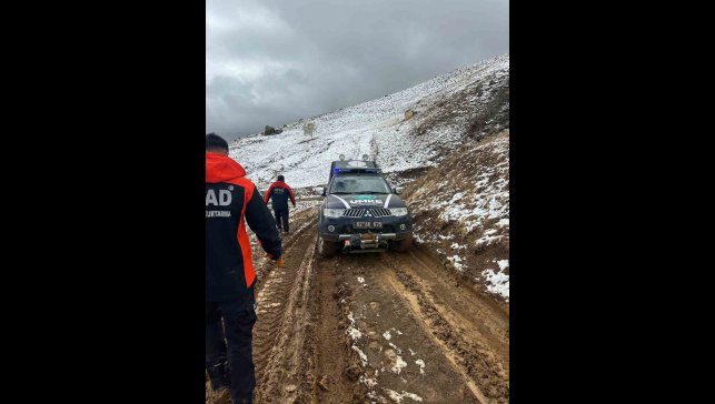 Tunceli'de ekipler hastalanan kadın için seferber oldu
