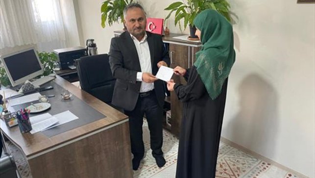 Yaptığı bilekliklerden elde ettiği geliri Gazzelilere bağışladı