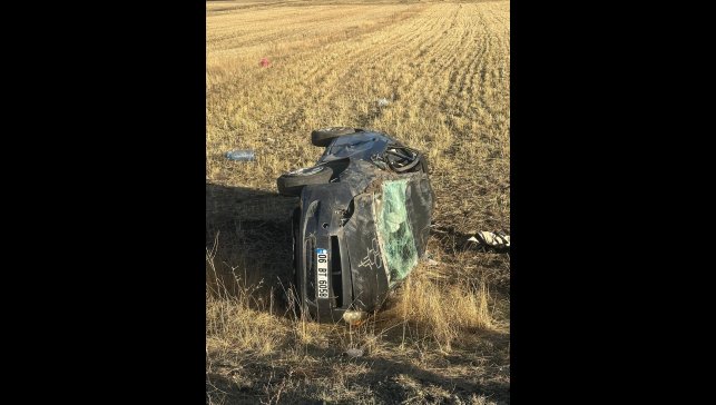 Kars'ta şarampole devrilen otomobildeki 1 kişi öldü, 3 kişi yaralandı