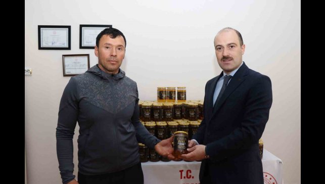 Erzurumlu bal üreticisinden örnek davranış