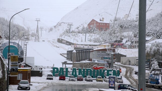 Erzurum'a ekim ayı ortasında yağan kar turizmcileri umutlandırdı