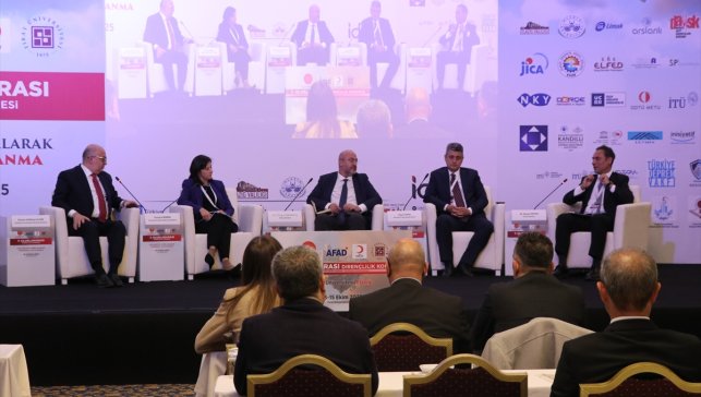 "7. Uluslararası Afet ve Dirençlilik Kongresi" Elazığ'da devam ediyor