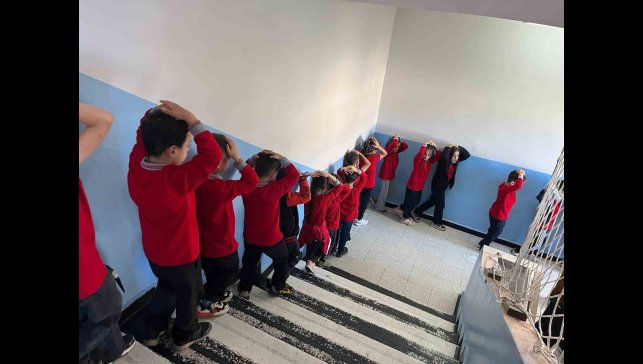 Bingöl'de 54 okulda eş zamanlı deprem tatbikatı