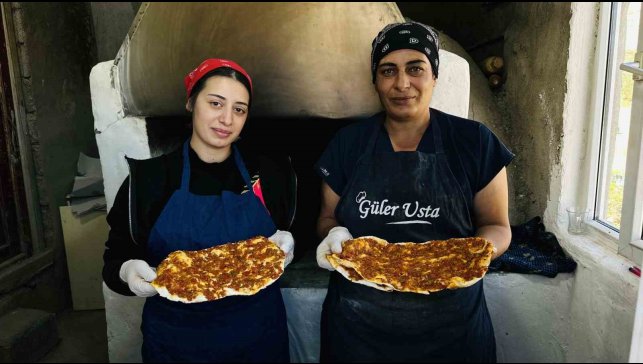 Yüksekova'da aile destanı: Bahçesinden topladı, evini lokantaya çevirdi