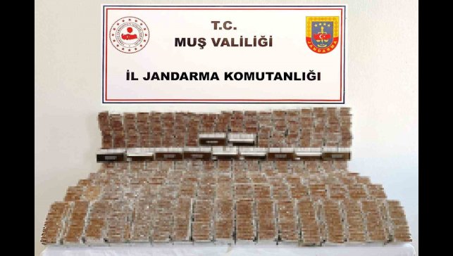 Muş'ta 40 bine yakın dolu makaron ele geçirildi