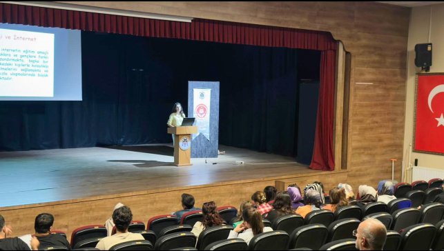 Belediye personeline bağımlılık eğitimi verildi