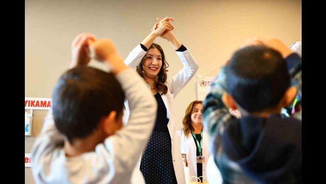 Fethi Sekin Şehir Hastanesi'nde 'Dünya El Yıkama Günü' etkinliği düzenlendi