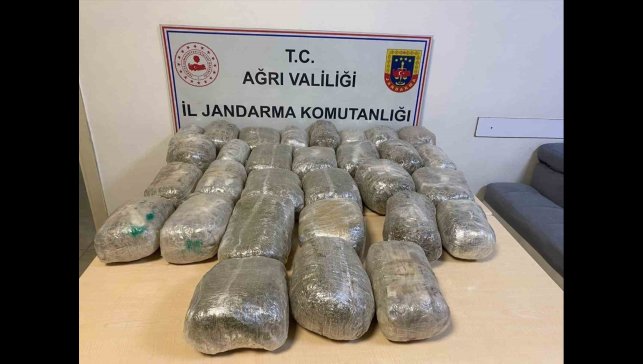 Ağrı'da 32 kilogram esrar ele geçirildi