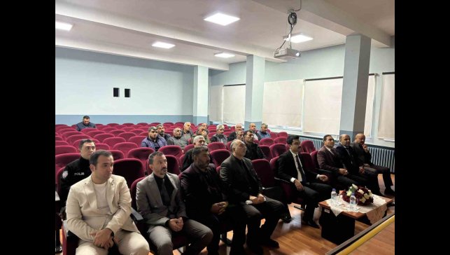 Susuz'da okul servis sürücülerine eğitim verildi