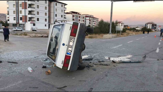 Elazığ'da trafik kazası: 2 yaralı
