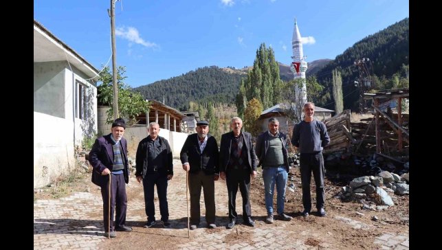 Köylüler yol çilesinin bitmesini istiyor