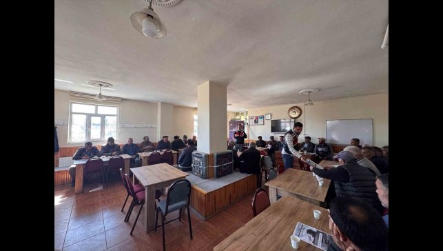 Kars'ta jandarmadan siber farkındalık eğitimi