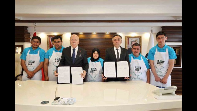 Erzurum'da özel bireylere istihdam desteği: Gülümseyen Down kafe