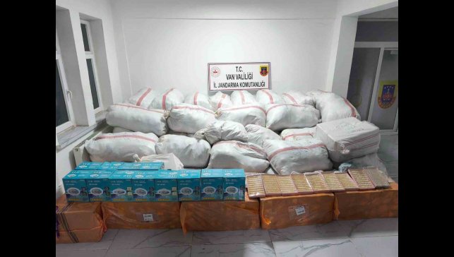Van'da 4 buçuk milyon TL değerinde kaçak eşya ve malzeme ele geçirildi