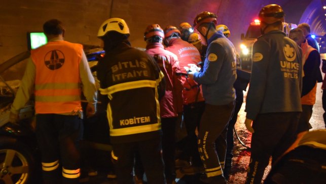 Bitlis'te tünelde trafik kazası tatbikatı düzenlendi