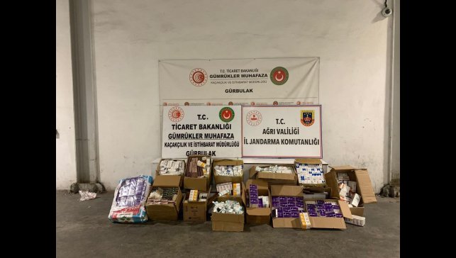 Doğubayazıt'ta tırın dorsesinde binlerce kutu kaçak ilaç bulundu
