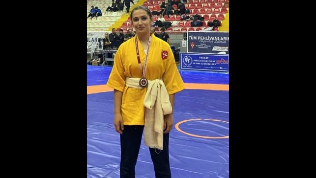 Evindar, güreşte Türkiye 3'üncüsü oldu