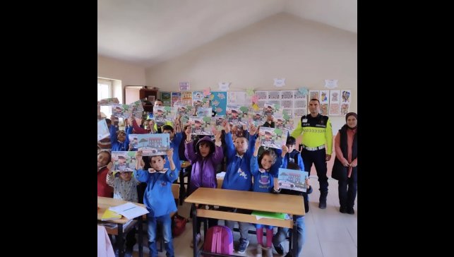 Diyadin'de jandarmadan öğrencilere trafik eğitimi