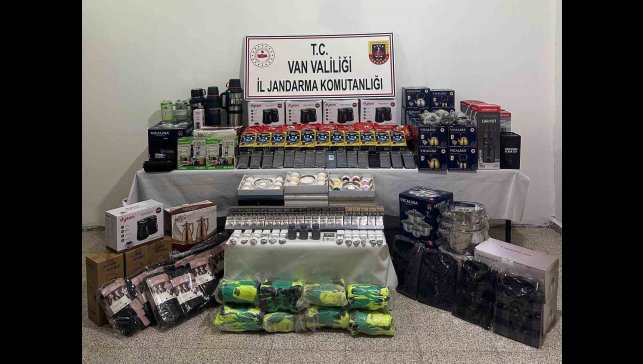 Van'da 1 milyon lira değerinde kaçak malzeme ele geçirildi