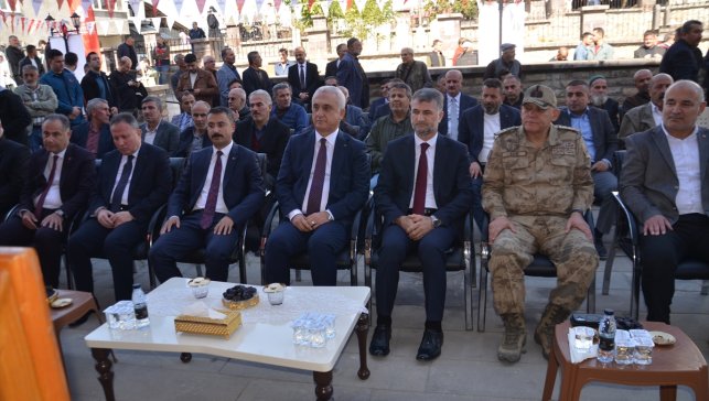 Muş'ta yeniden inşa edilen tarihi Murat Paşa Camisi ibadete açıldı