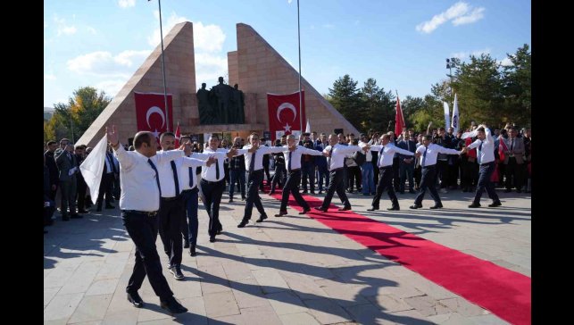 Atatürk Üniversitesi'nde akademik yıl açılış töreni heyecanı