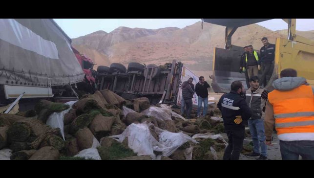 Erzincan'da tır kazası: 2 yaralı