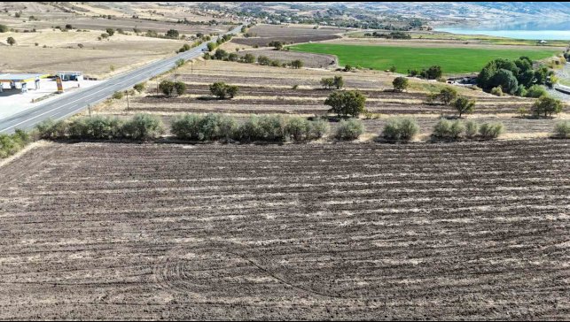 Fransa'dan köyüne döndü, sera kurulumu için çalışmalara başladı