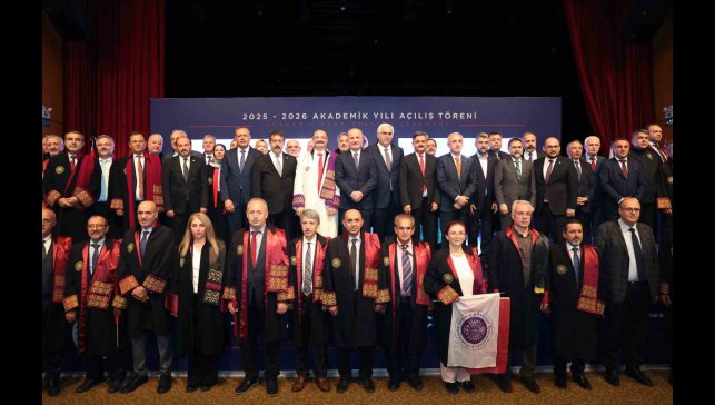 YÖK Başkanı Özvar'ın katılımıyla gerçekleşen 2025-2026 akademik yılı büyük bir coşkuyla başladı