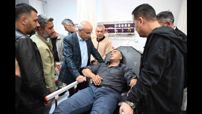 Malatya'da yol yapım ekibini taşıyan minibüs kaza yaptı: 4 yaralı