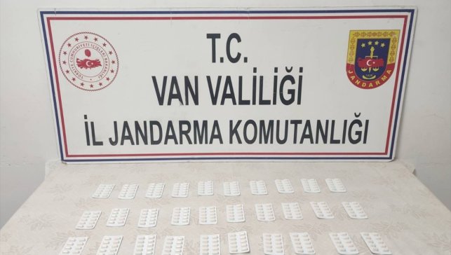 Hakkari'de 999 gram uyuşturucu ele geçirildi