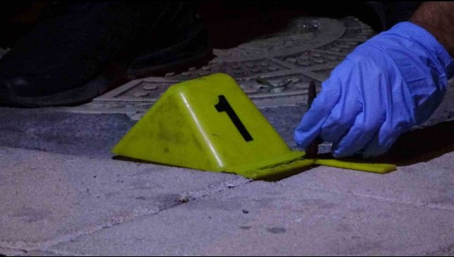 Malatya'da kaldırımda bulunan Kalaşnikof mermisi polisi alarma geçirdi